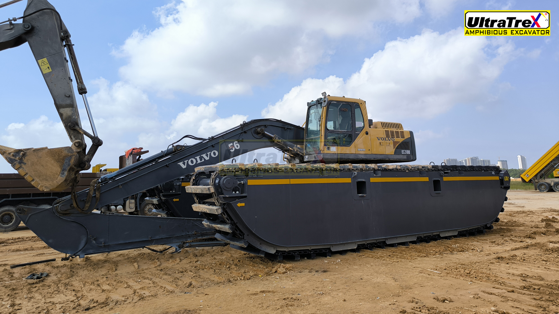 Ultratrex Amphibious Excavator AT200ERST Fitted On Volvo EC210B