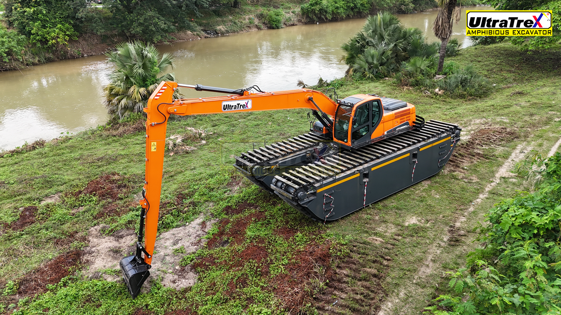 Ultratrex Amphibious Excavator AT200ER-V2 Fitted On Develon DX220LCA-2M