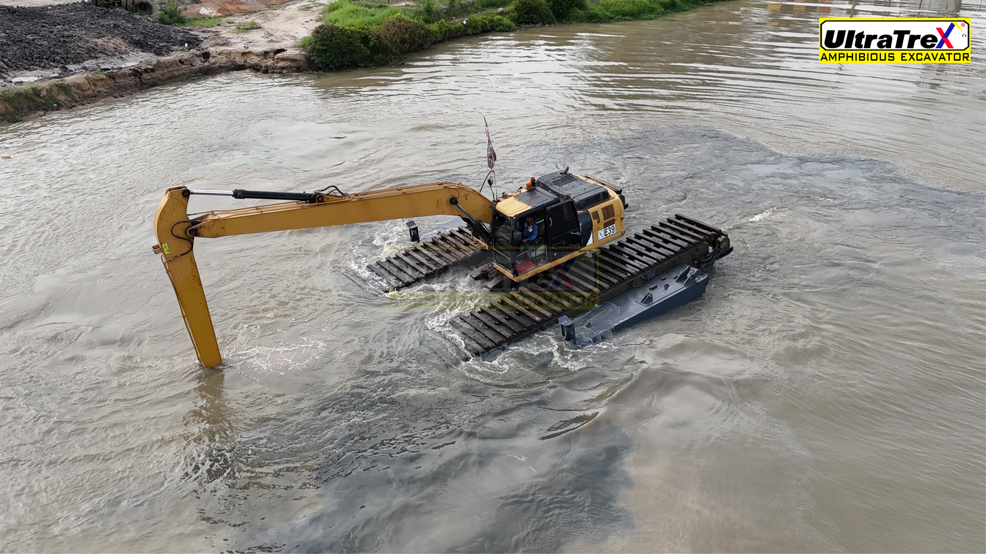 Ultratrex Amphibious Excavator AT200ER-V1 With Additional Side Pontoon Fitted On Caterpillar CAT320D2