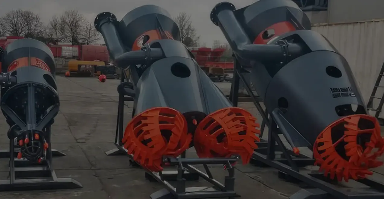 Ultratrex amphibious excavator dredging pump